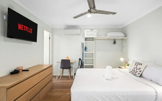 Smart Suites Self Check-in Apartments - 144 Dixon