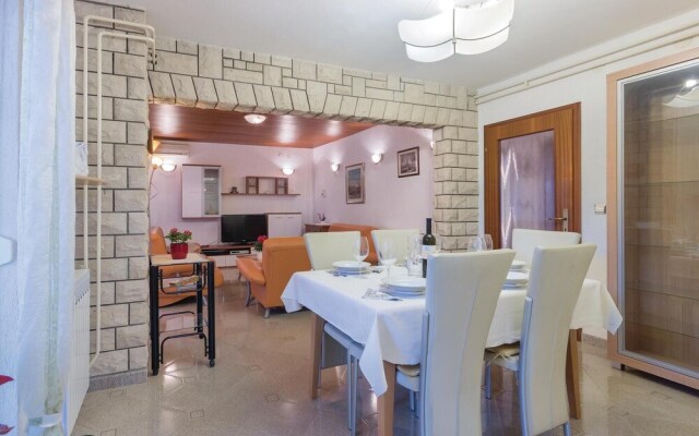 Nice Home in Pula With Wifi and 2 Bedrooms