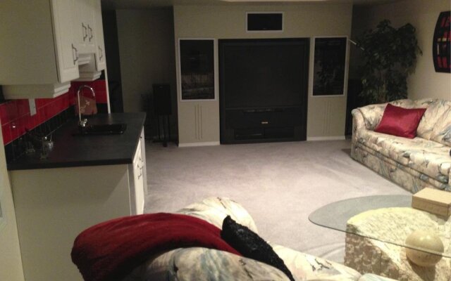 Redwood Meadows Bed and Breakfast