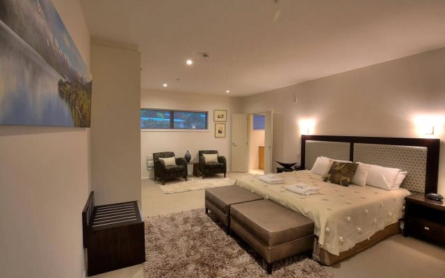 Shotover Penthouse & Spa by Staysouth