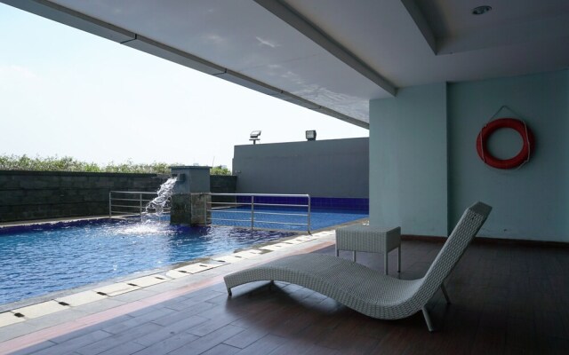 Cozy and Modern Studio Apartment at Belmont Residence Puri