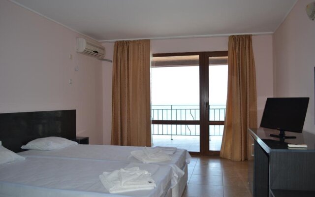 Phoenix Family Hotel