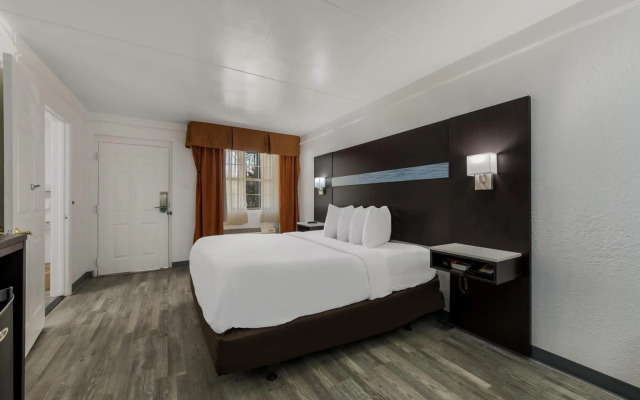 Quality Inn & Suites Airport
