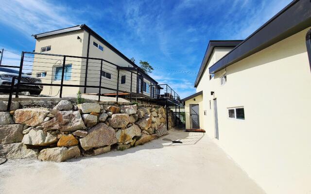 Goseong Sunny Hill Pension