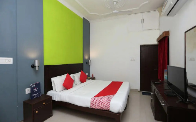 OYO 2877 Hotel Narayana Palace