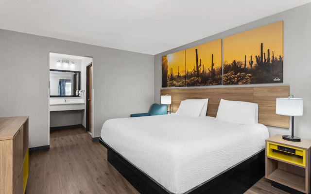 Days Inn by Wyndham Phoenix West