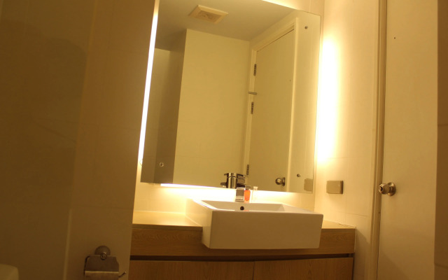Atlantis Condo Resort by GPS