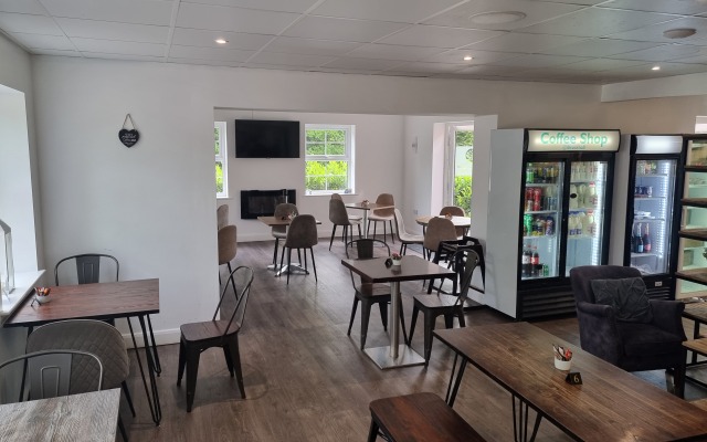The Avenue Hotel Ltd