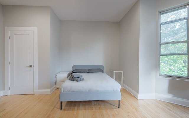 Beautiful 5BR in the HEART of Mile-End