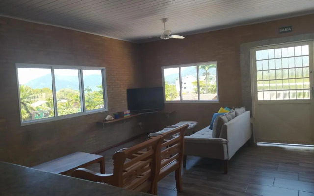 Cobertura na Enseada a 80 m da areia