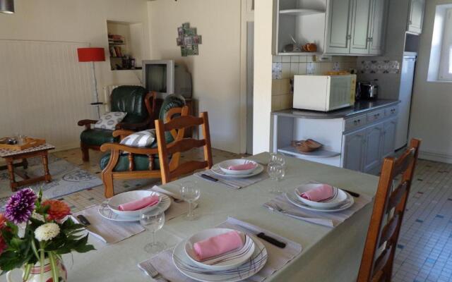 Gîte Jouy-le-Potier, 3 pièces, 4 personnes - FR-1-590-54