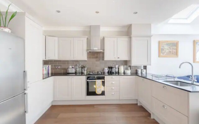 Charming 4BD House With Private Garden - Tooting