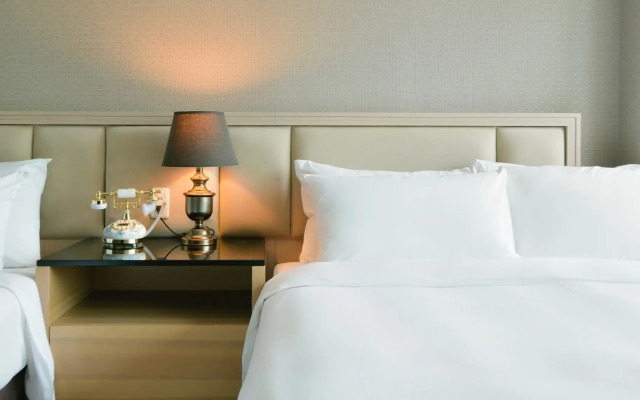 Champs Elysees Hotel