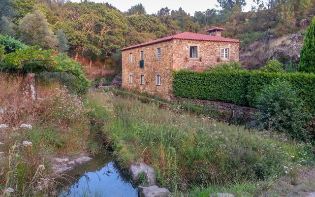Detached house (formerly a mill) with swimming pool in an idyllic location