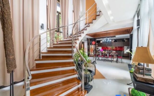 YiZen Boutique Phutara 5 Bedroom Villa