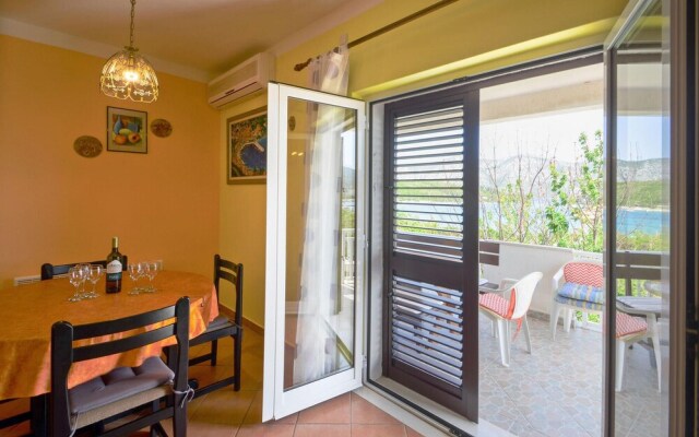 Amazing Apartment in Racisce With Wifi and 3 Bedrooms