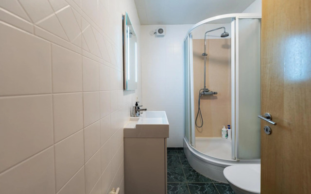 H100 Lovely 1-bedroom apartment on the main street