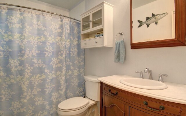 Buena Vista 3 Bedroom Condo by RedAwning