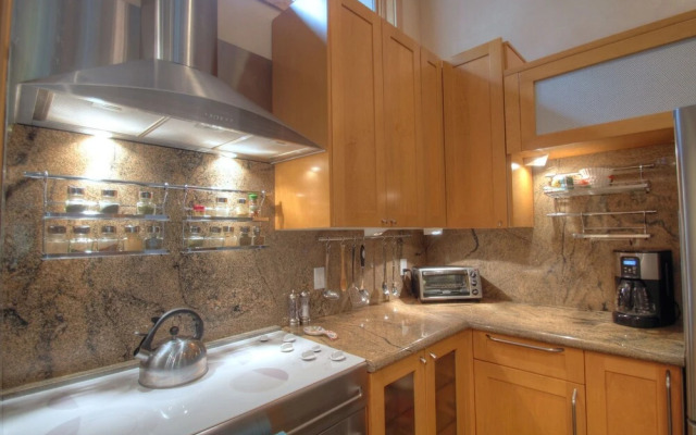 127 Ridgepoint 3 Bedroom Townhouse by RedAwning