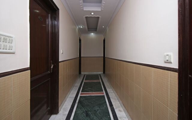 OYO 8336 Hotel De Gold