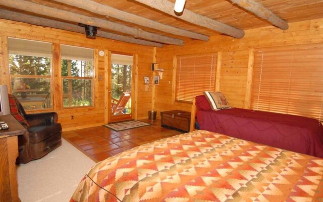 Sunrise Lodge