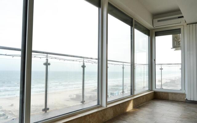 Sea View Penthouse Mamaia