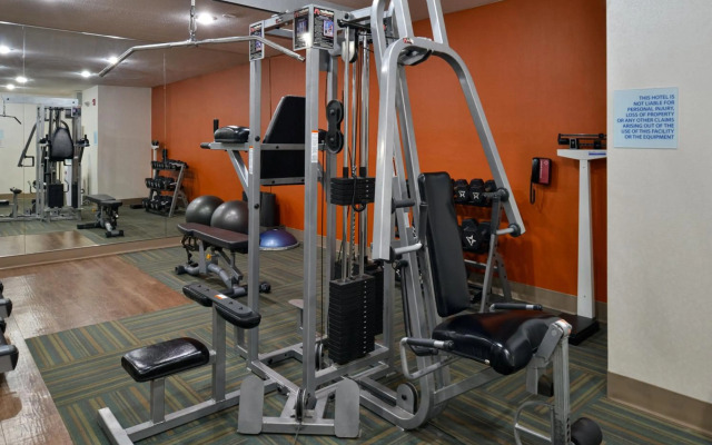 Holiday Inn Express Farmington - Bloomfield by IHG