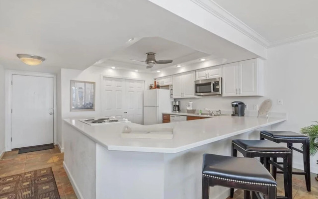 Shoreline Towers 1113