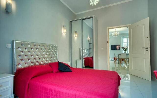 Lusso 5 beds Central Apartment