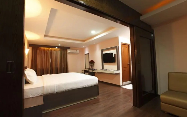 Seashell Residency & Restaurant