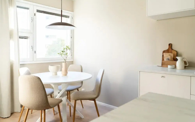 Fully renovated 3br apartment with sauna