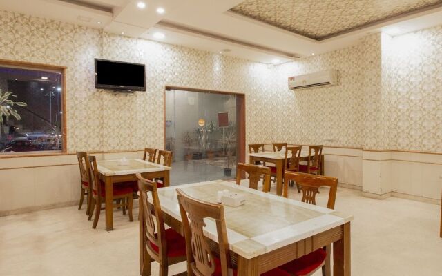 Capital O 40904 Hotel Satish Executive