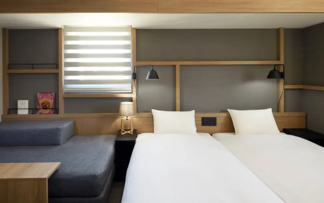 Lamp Light Books Hotel Sapporo