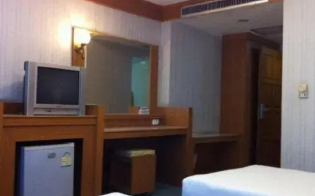 River Hotel The Budget