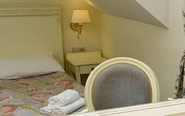 Villa Estera - Hotel & Restauracja