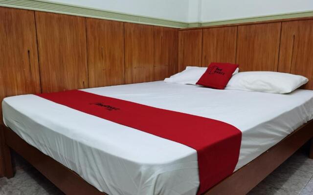 RedDoorz near Colgante Bridge Naga City