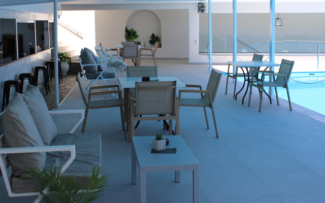 Tropicana Inn