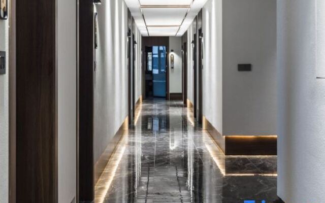 Xihan Hotel (Jianshui Ancient City Small Train Store)