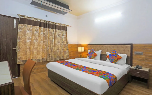 Fabhotel Vasant Villa