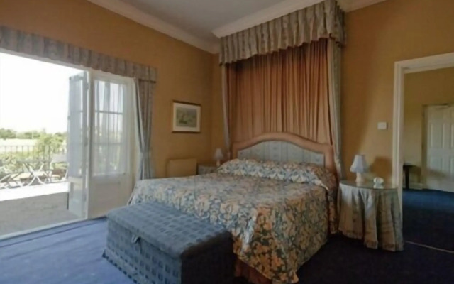 Corse Lawn House Hotel