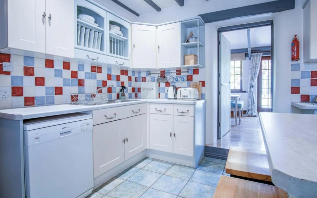 Tregoyr - 3 Bedroom Holiday Home - St Florence