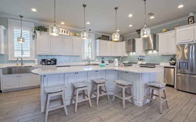 Beachfront 8bedrooms Lemonshello