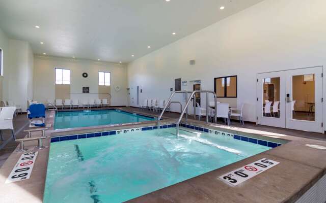 Comfort Inn & Suites Mandan - Bismarck