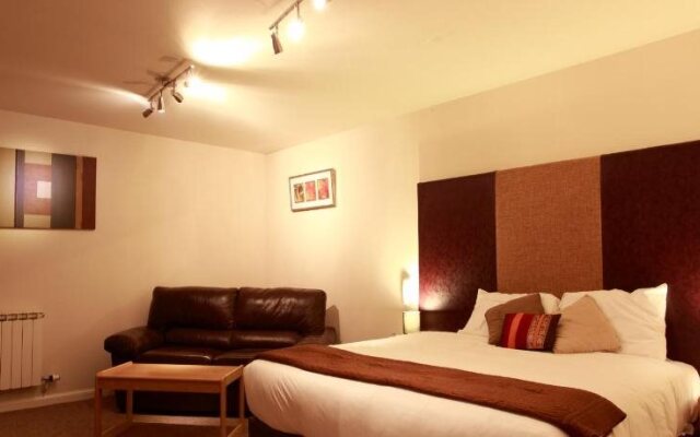 Aberdour Hotel & Stables Rooms