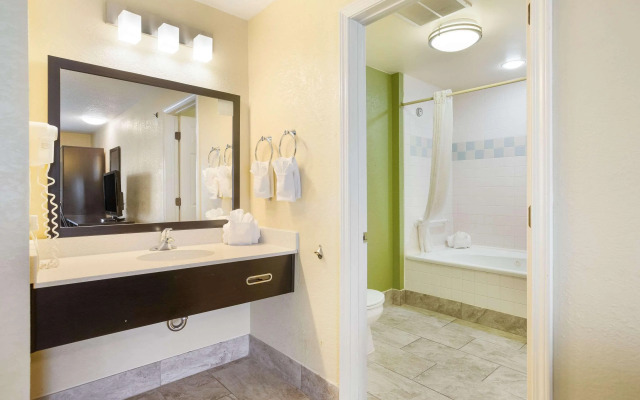 Sleep Inn & Suites Grand Rapids Southeast - Kentwood