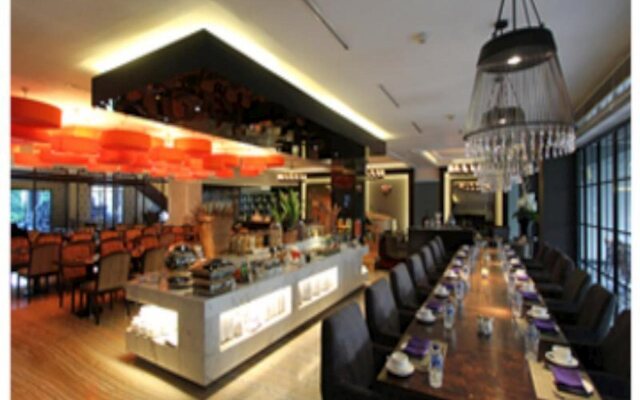 Blue Sky Hotel
