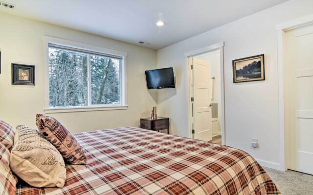 Family-friendly Packwood Retreat w/ Deck!