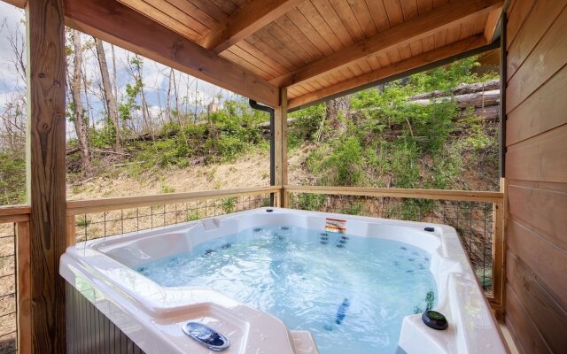 Creekside Manor Too 2 Bedroom Cabin by RedAwning