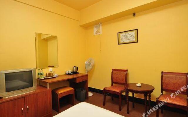 Yuxi Longma Express Hotel