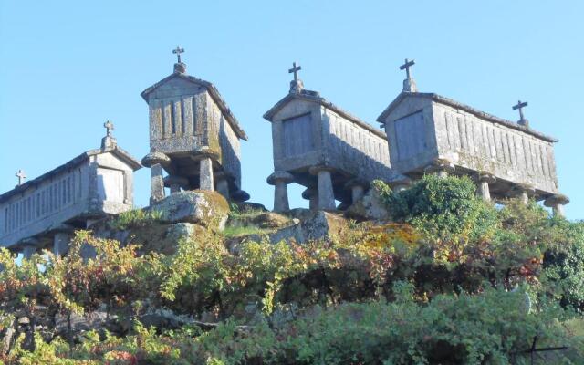 Casa MiraXurés con vistas a la Sierra del Xurés